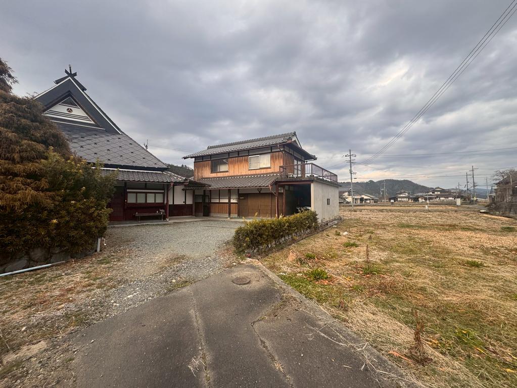 11-Bedroom House 3