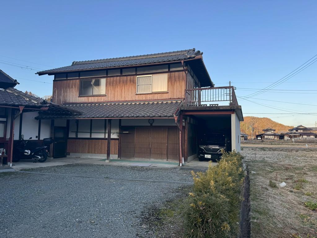 11-Bedroom House 1