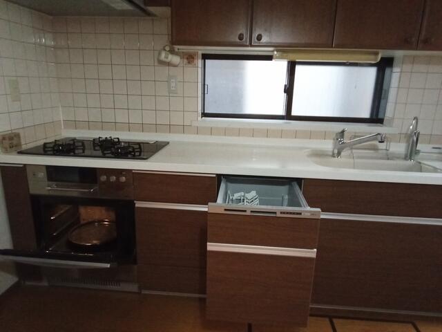 Well-Kept 4-Bedroom House in Oka hommachi 3