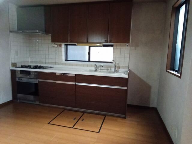 Well-Kept 4-Bedroom House in Oka hommachi 2