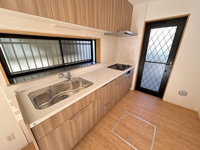 3-Bedroom House with a Garden in Ontacho 4