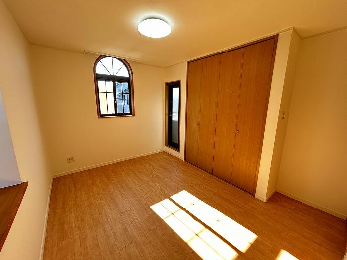 3-Bedroom House with a Garden in Ontacho 8