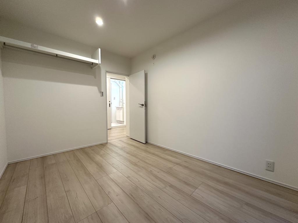 Classic 2-Bedroom Condo in Sayamadai 9