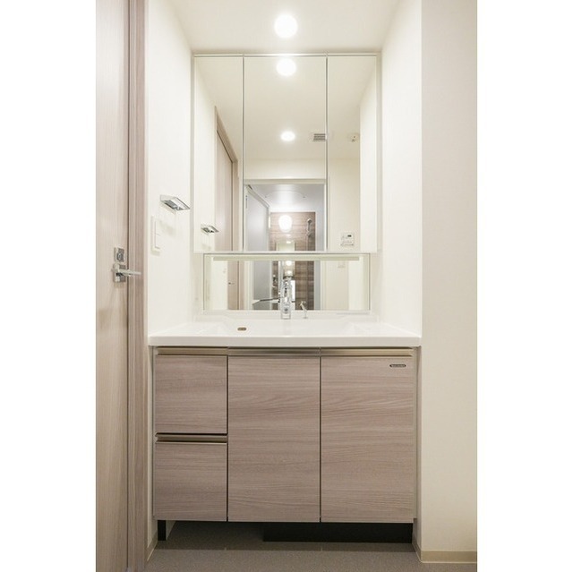 Brand New 2-Bedroom Condo Near Station in Ojima 7
