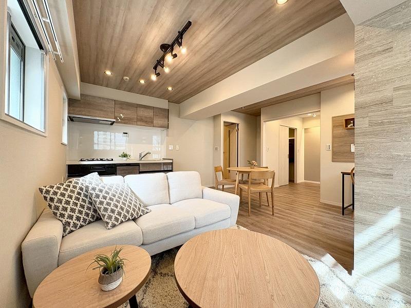 2-Bedroom Condo in Hanasakicho(4-7-chome) 1