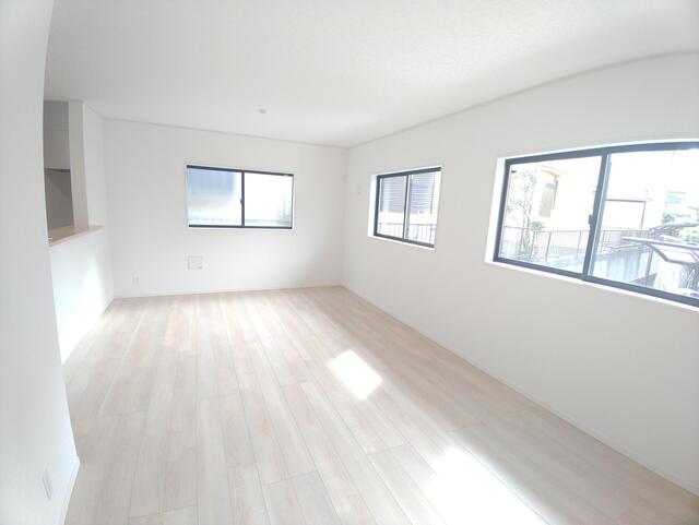 Brand New 4-Bedroom House in Uegoyata 4