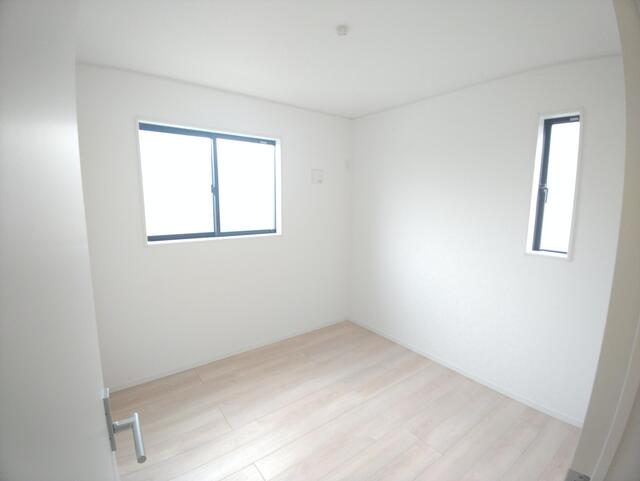 Brand New 4-Bedroom House in Uegoyata 2