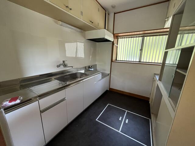 Classic 2-Bedroom House 7