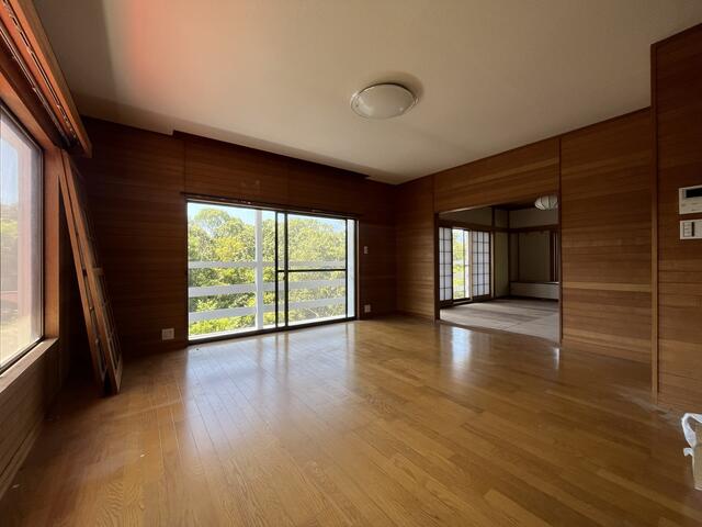 Classic 2-Bedroom House 2