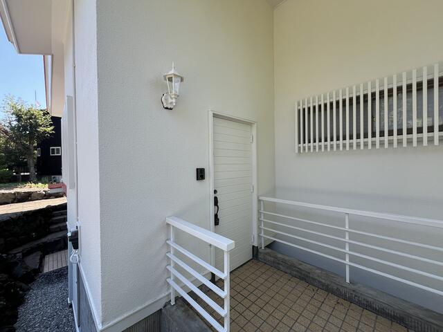 Classic 2-Bedroom House 3