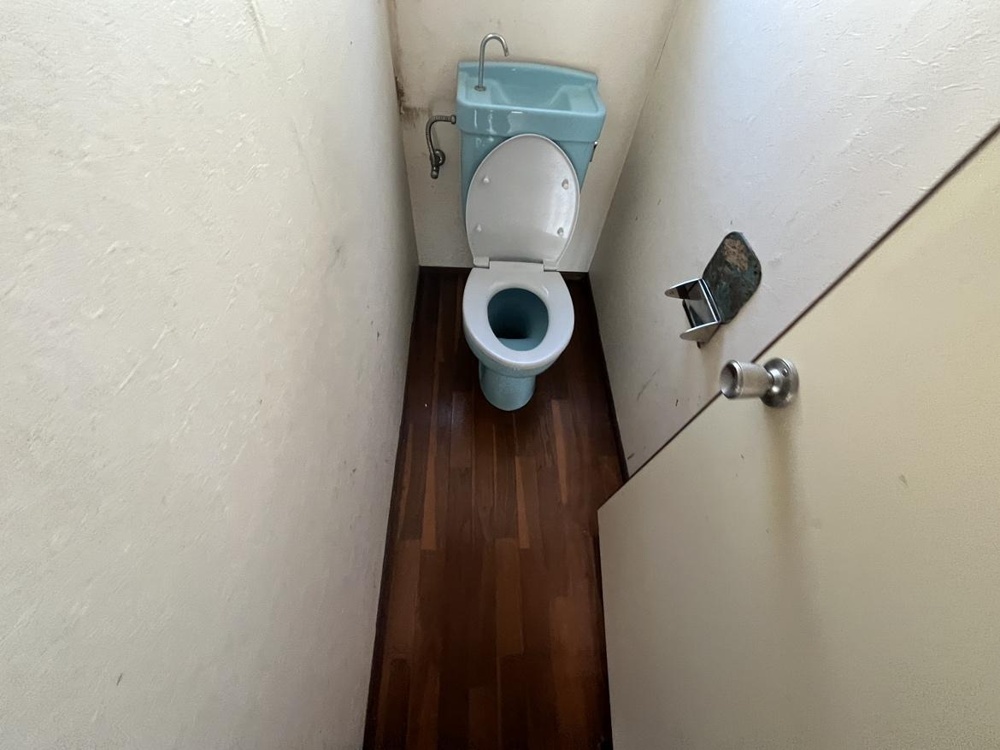 Charming 4-Bedroom House in Wadamachi 6