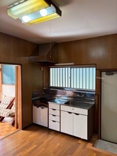 Classic 2-Bedroom House 6