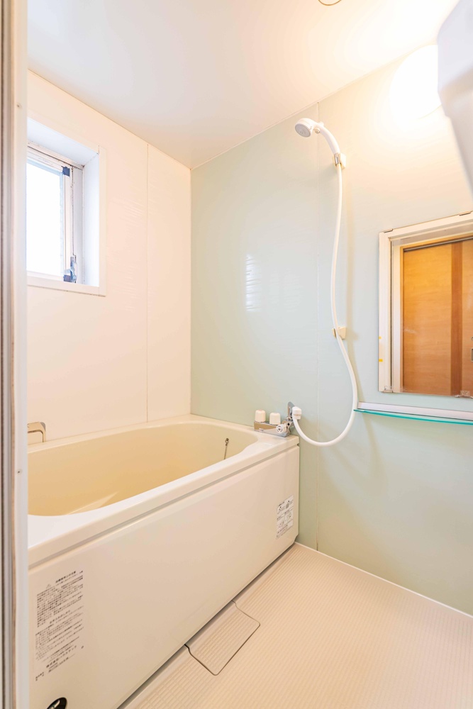 Charming 3-Bedroom Condo in Mita 7