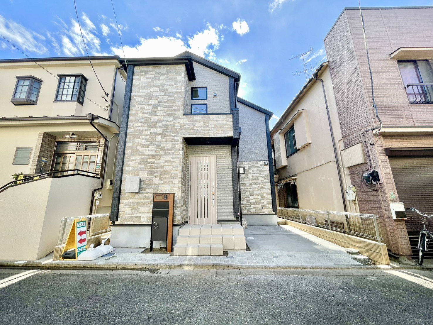 Brand New 3-Bedroom House in Minamioizumi 4