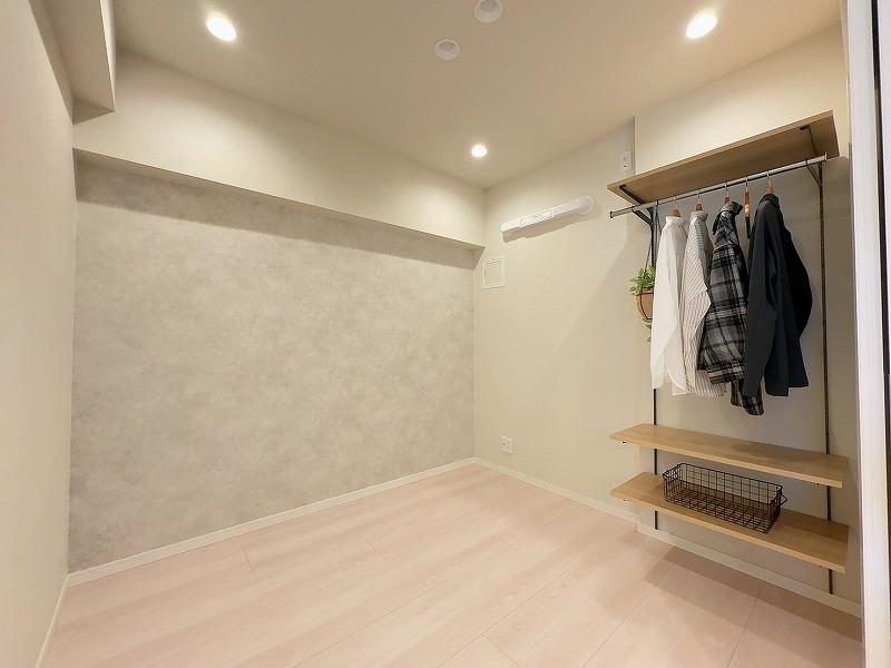 Vintage 2-Bedroom Condo Near Station in Tamagawa 5