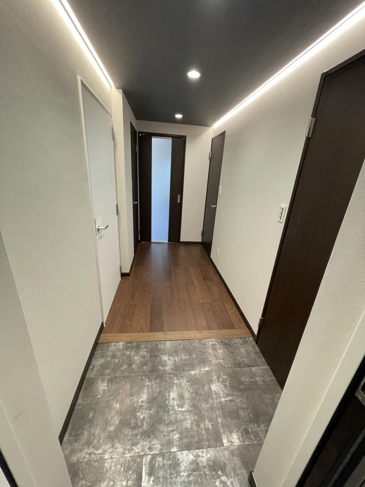 Spacious 2-Bedroom Condo Near Station in Tsurumi 5