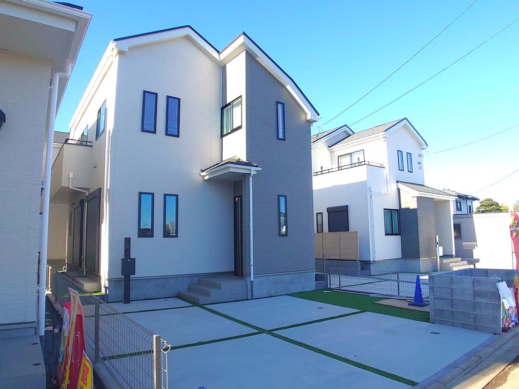 Brand New 4-Bedroom House with a Garden in Kamiarai 4