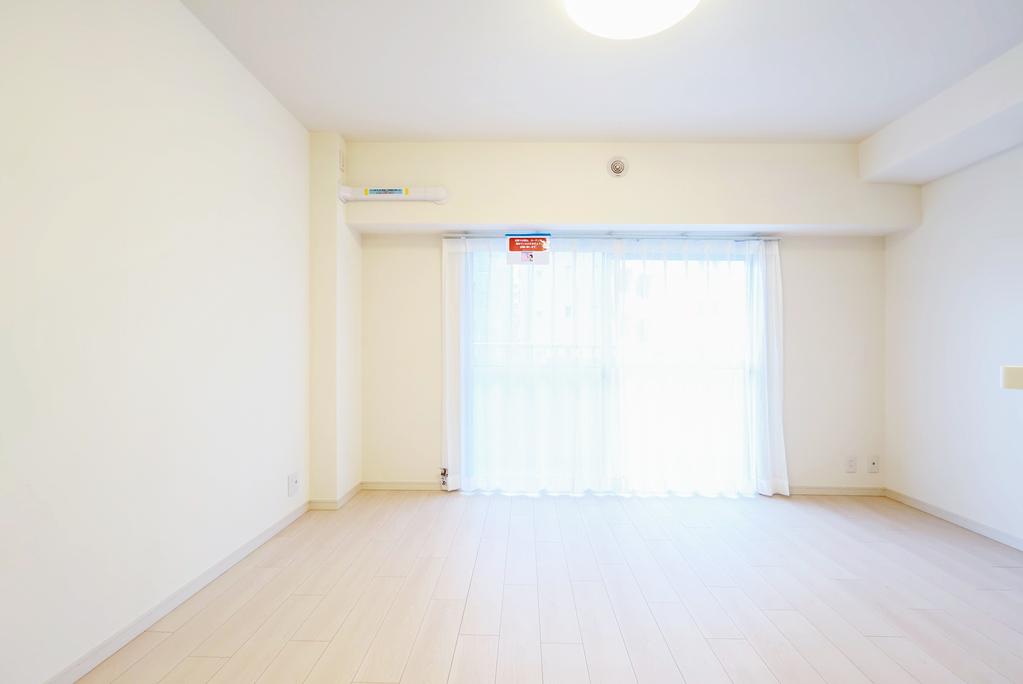 Classic 1-Bedroom Condo Near Station in Ebara 1