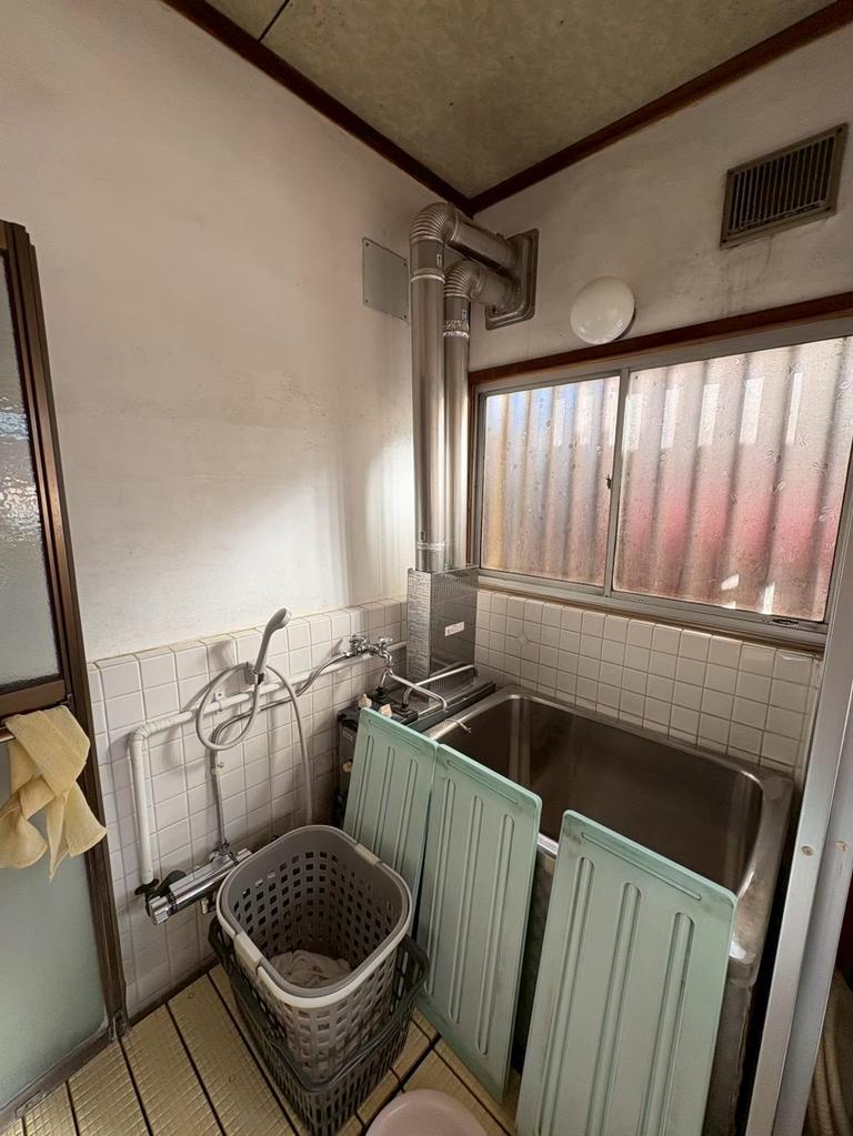 Classic 5-Bedroom House in Higashinakano 3