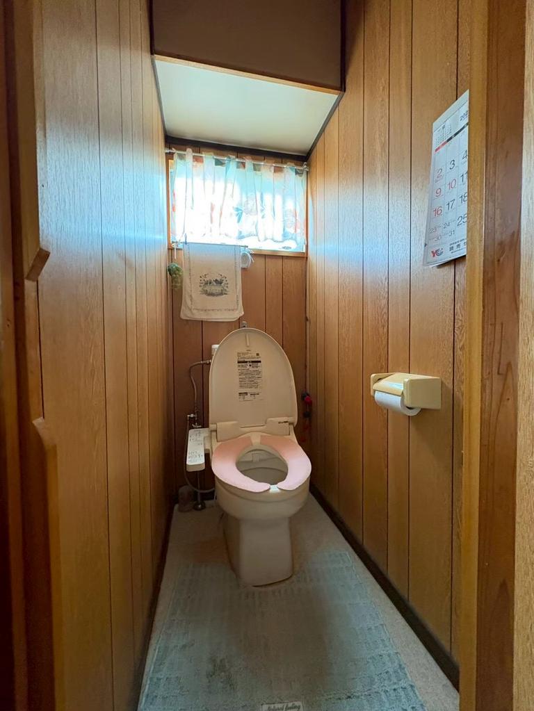 Classic 5-Bedroom House in Higashinakano 4