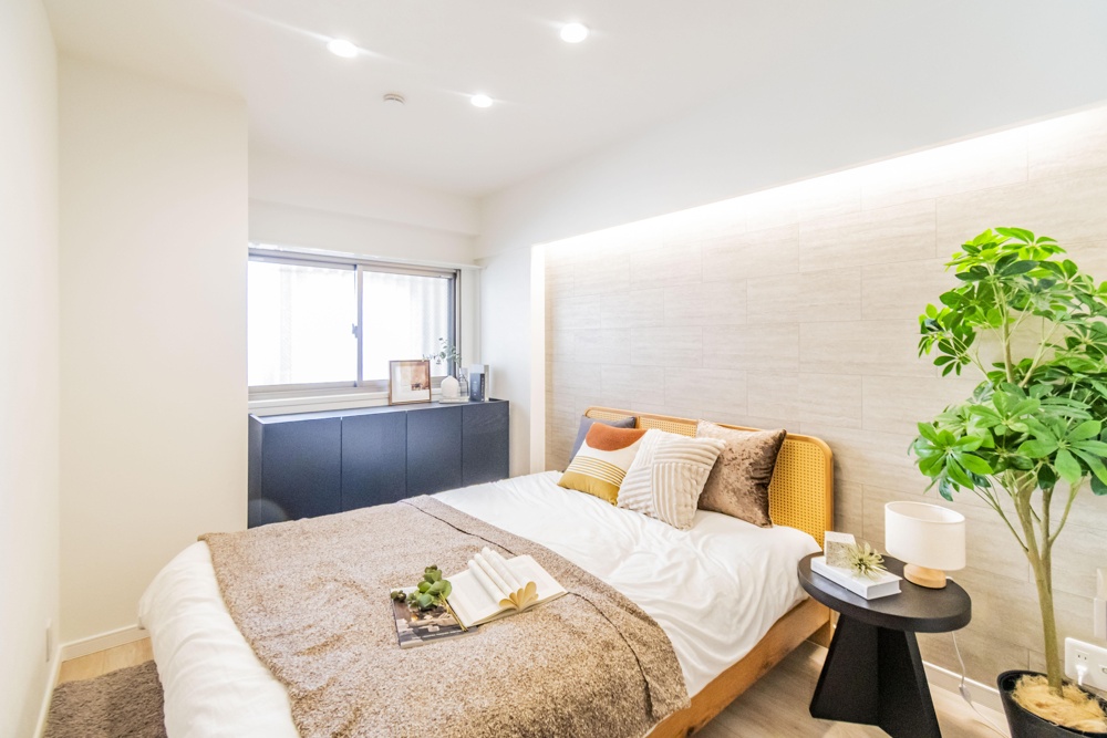 High-End 3-Bedroom Condo in Hiro 3