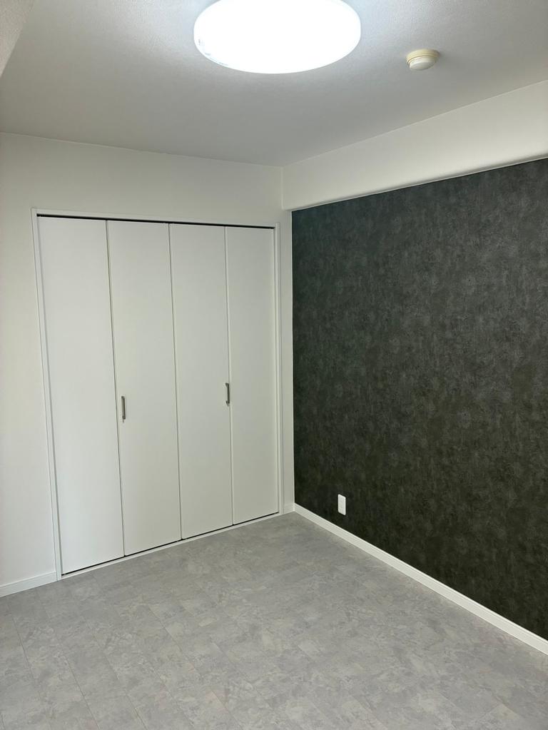 Vintage 2-Bedroom Condo Near Station in Kawarayamachi 2