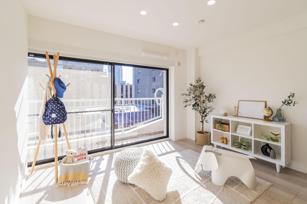 High-End 3-Bedroom Condo in Hiro 5
