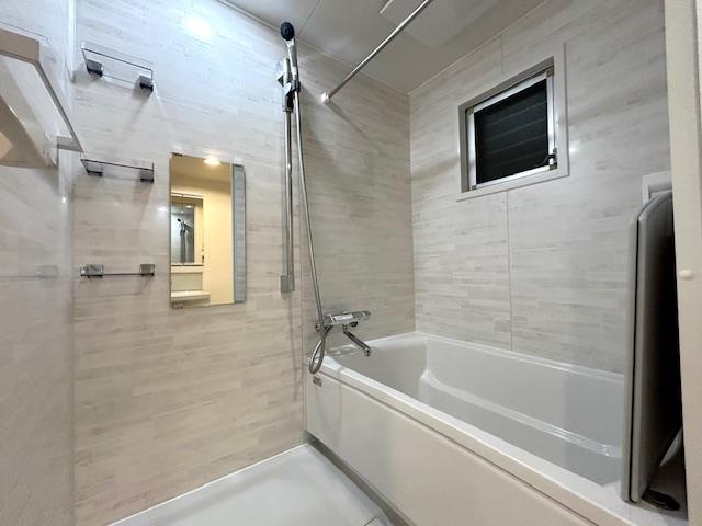Well-Kept 3-Bedroom Condo in Saidaiji kitamachi 1