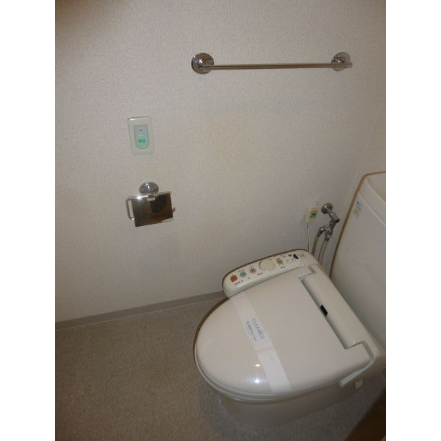 1-Bedroom Condo Near Station 8