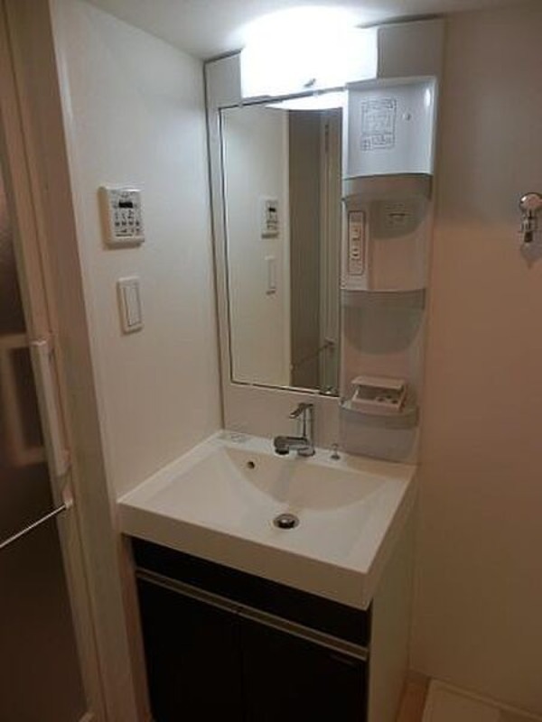 Modern Studio Condo Near Station in Minamisenju 5