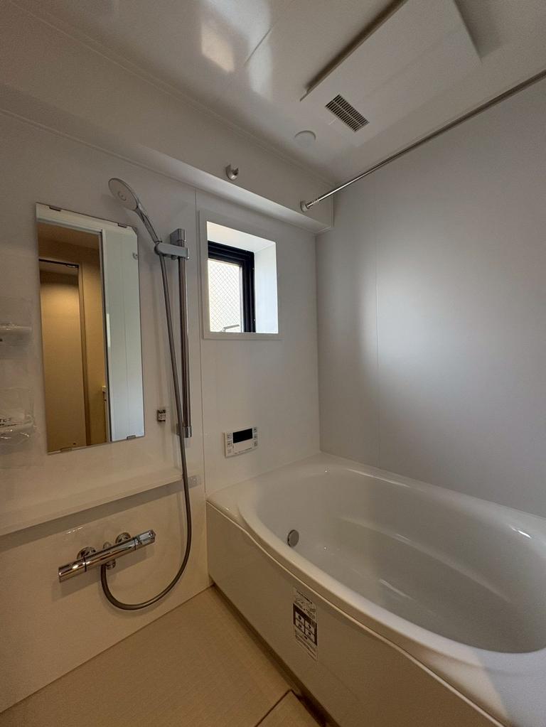 Vintage 3-Bedroom Condo in Hozumidai 3