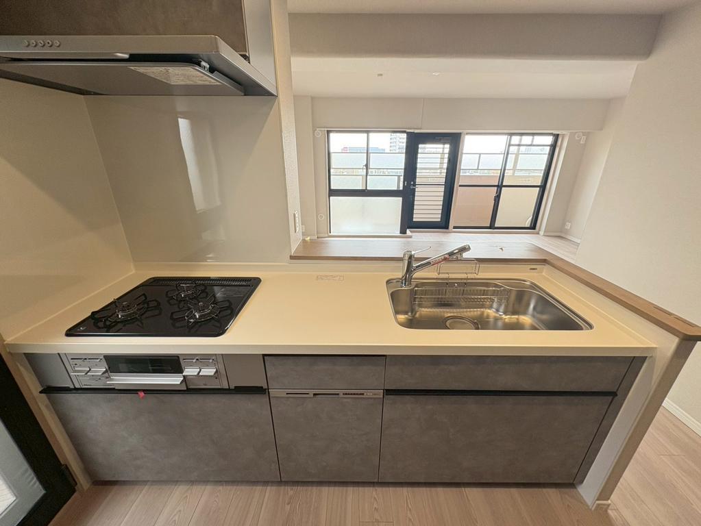 Vintage 3-Bedroom Condo in Hozumidai 5
