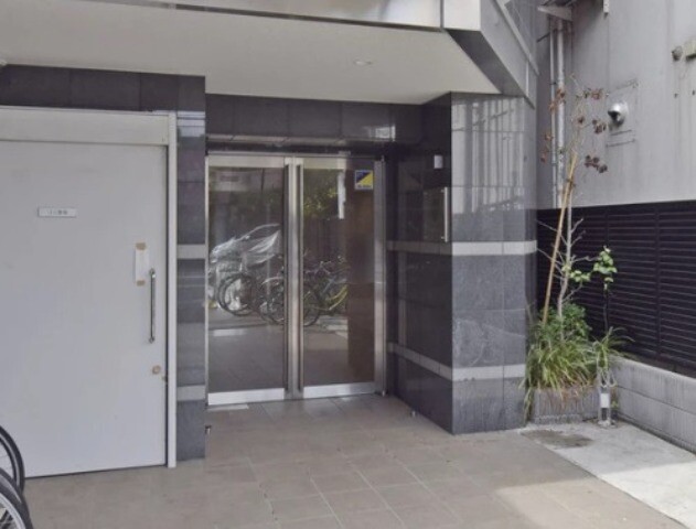 Modern Studio Condo Near Station in Minamisenju 8
