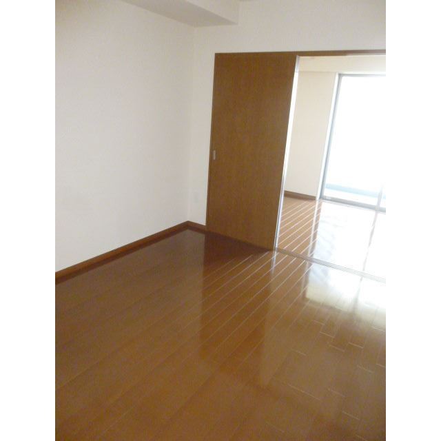 1-Bedroom Condo Near Station 4