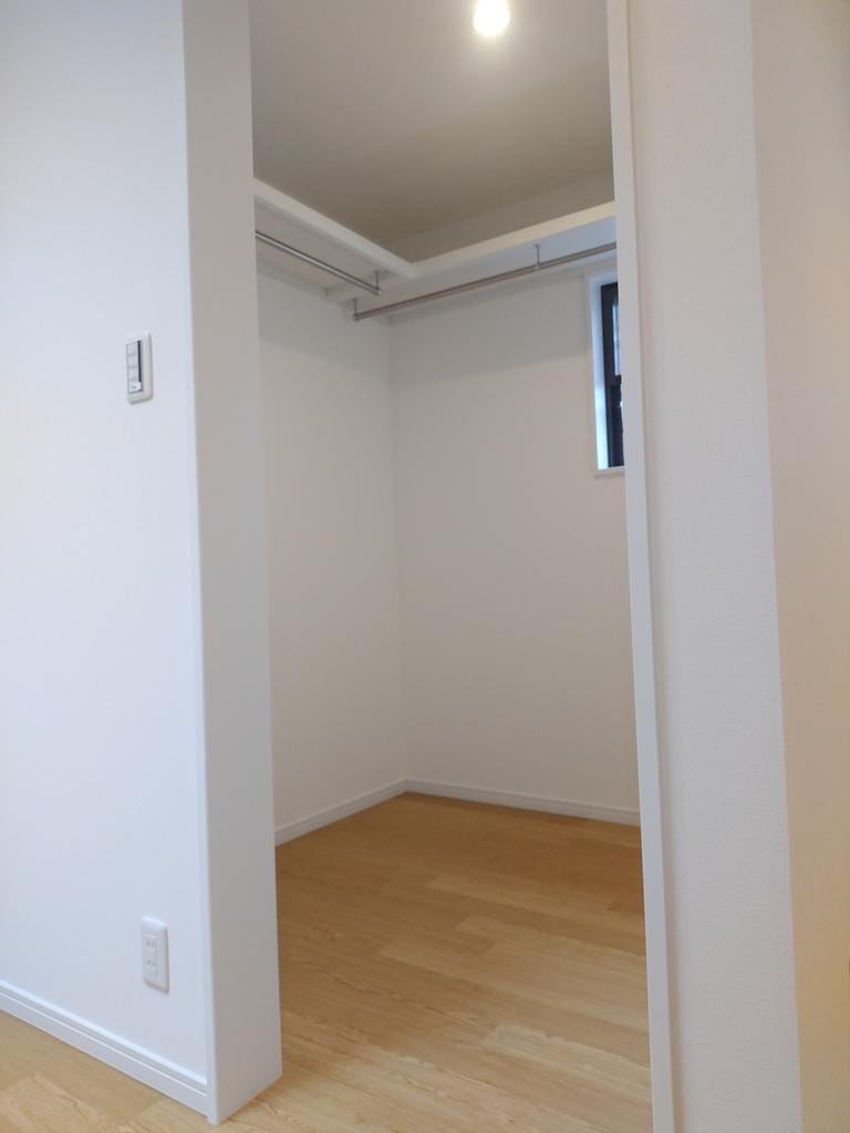 4-Bedroom House in Minamitokiwadai 6