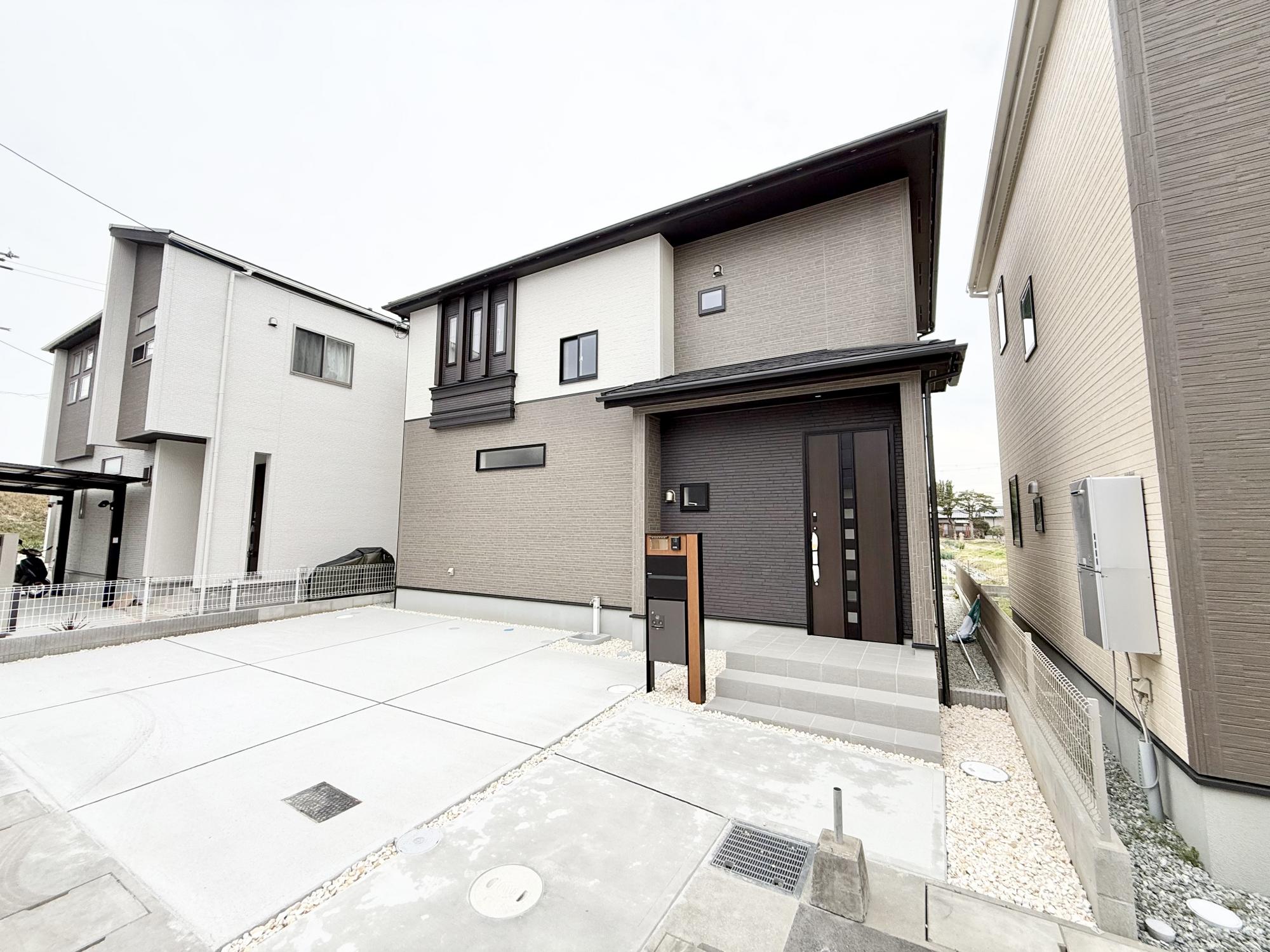 Brand New 3-Bedroom House in Tokujocho 6