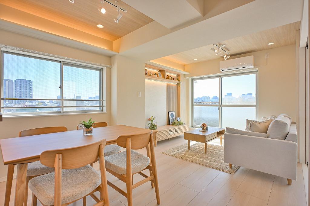 Charming 2-Bedroom Condo Near Station in Nijutsukimachi 1