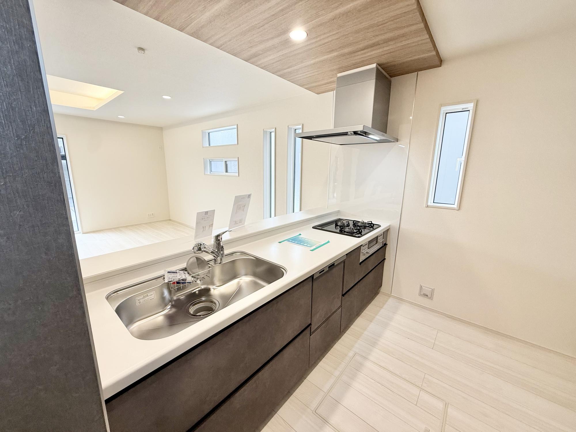 Brand New 4-Bedroom House in Tokujocho 9