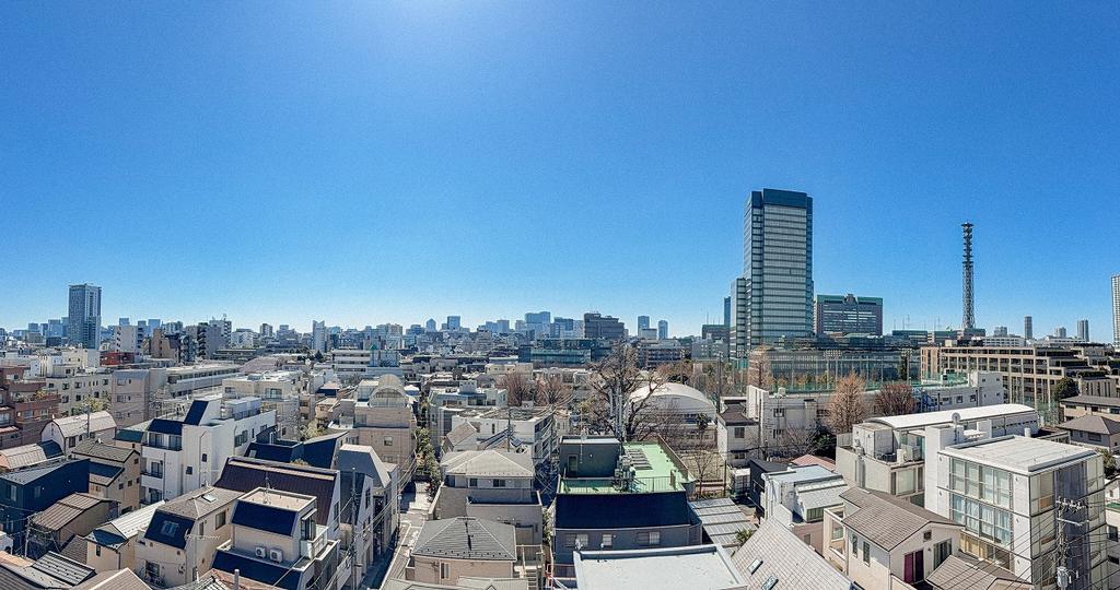 Charming 2-Bedroom Condo Near Station in Nijutsukimachi 0