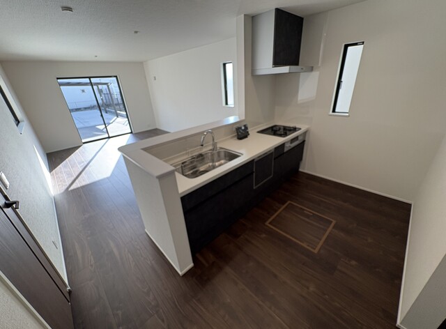 Brand New 3-Bedroom House in Furuichicho 2