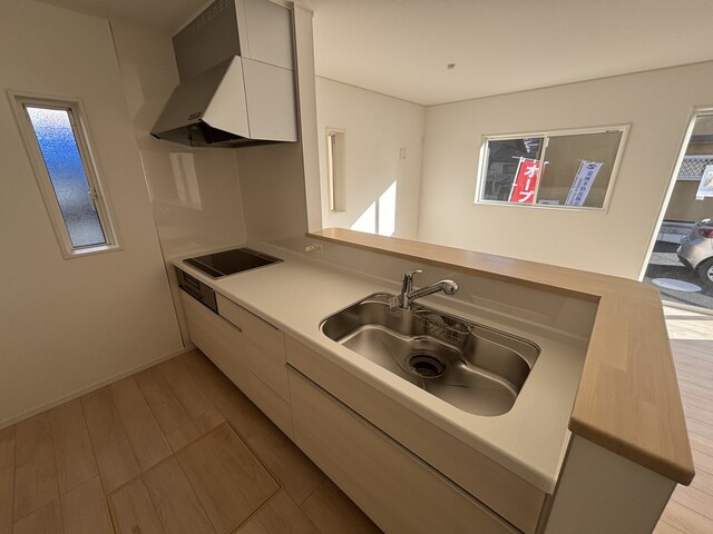 Brand New 3-Bedroom House in Momonokidai 4