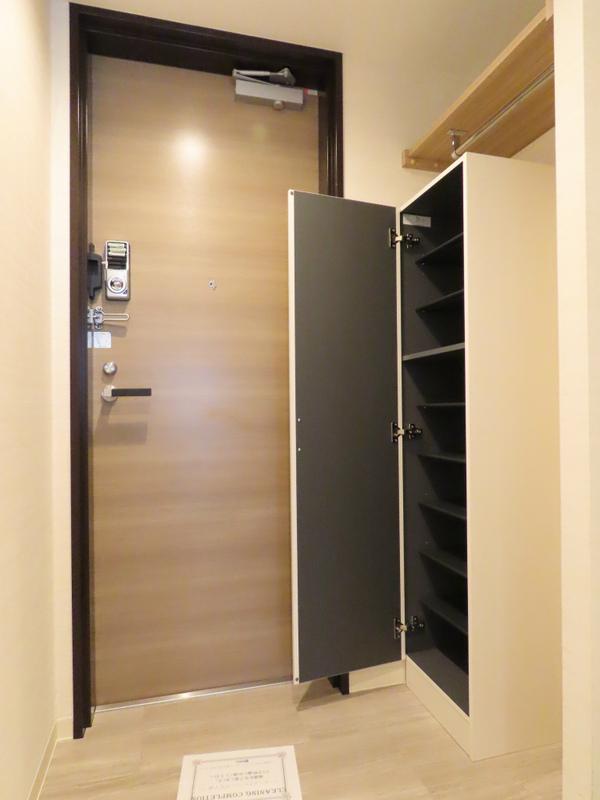 Modern Studio Condo Near Station in Shinkamata 8