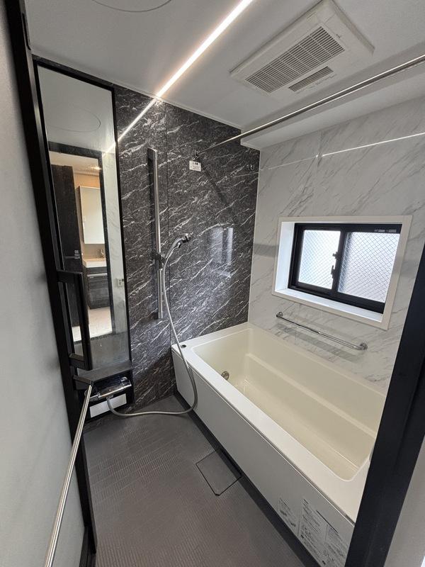 Modern 1-Bedroom Condo 3