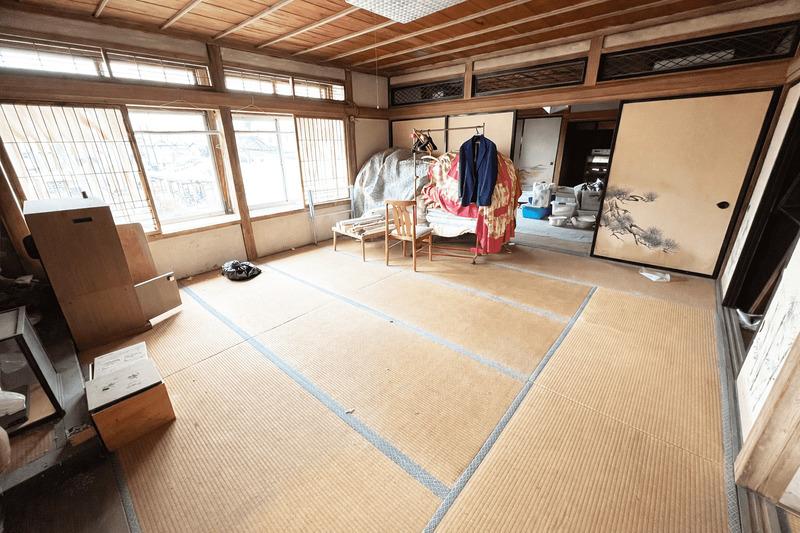 Vintage 5-Bedroom House Near Station in Toyotsu 6