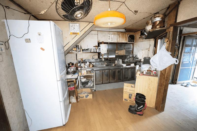 Vintage 5-Bedroom House Near Station in Toyotsu 9