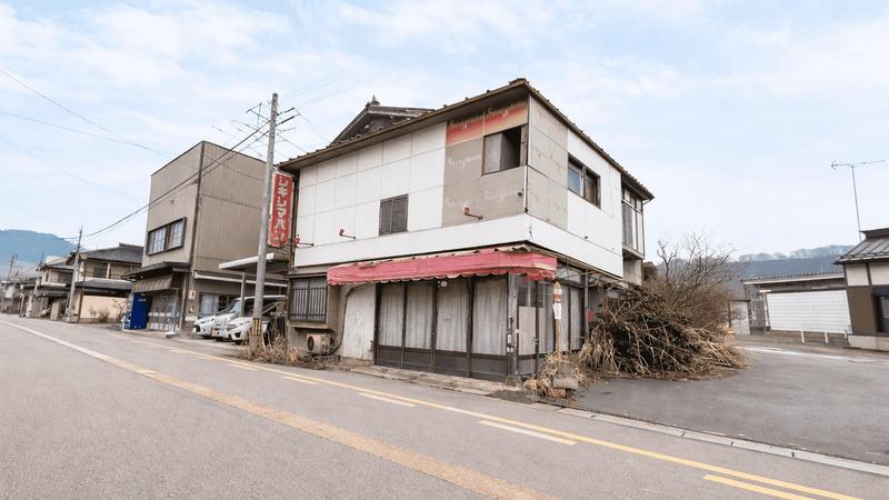 Vintage 5-Bedroom House Near Station in Toyotsu 3