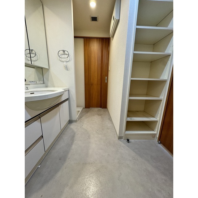 ローヤルシティ一之江弐番館 7