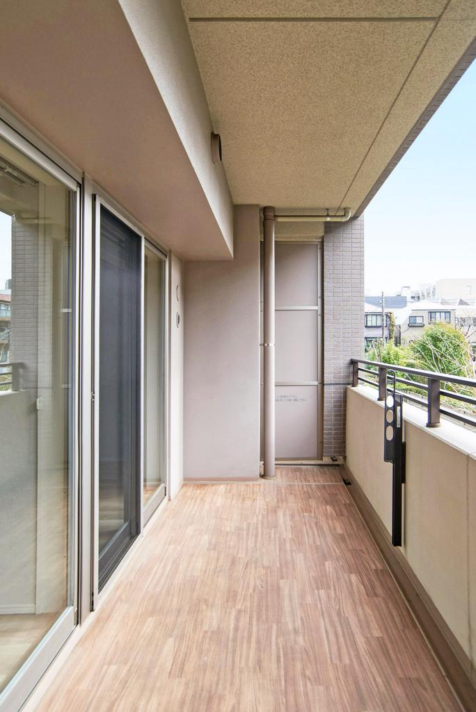 Modern 2-Bedroom Condo Near Station in Kasuya 9