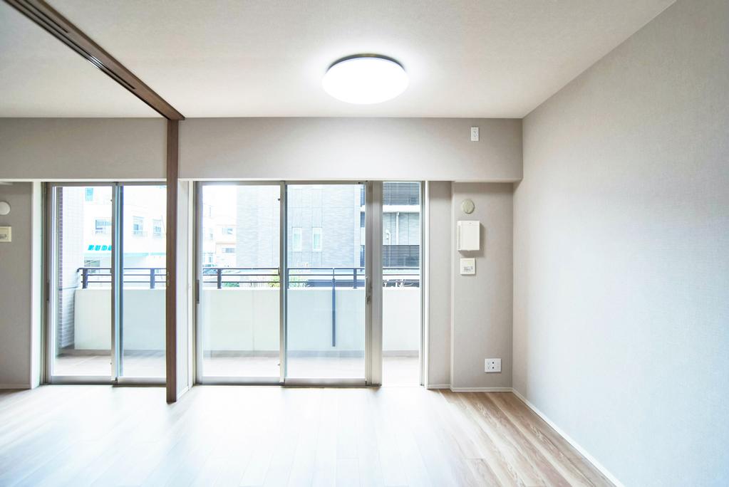 Modern 2-Bedroom Condo Near Station in Kasuya 1
