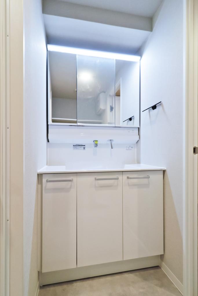Vintage 2-Bedroom Condo in Hatagaya 4